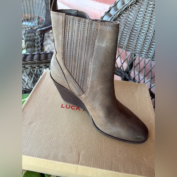 Lucky Brand Fall Wilano Suede Desert Palm Career Stacked Wedge Heel Boots NWT 10 - Picture 6 of 12